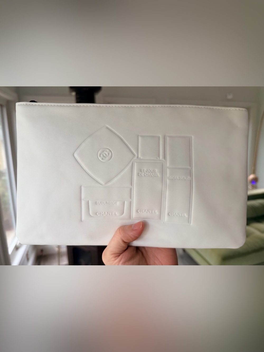 BRAND NEW LARGE Chanel Beaute White Makeup Cosmetic Pouch with its Original Box